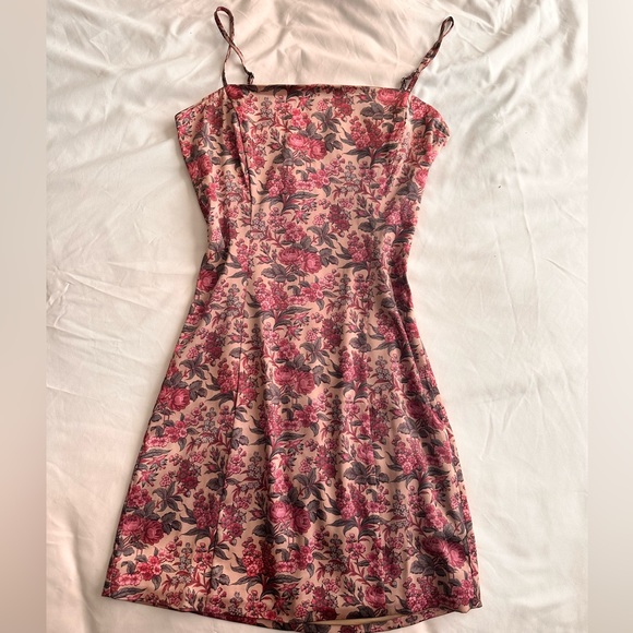 Sunday Best Silk Floral Mini Dress 👗 - Picture 2 of 3